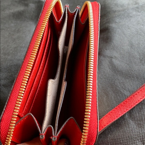 Michael Kors Red Wallet - Picture 2 of 3